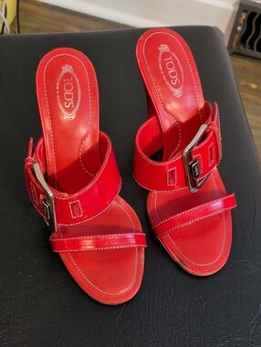 TOD'S red patent leather buckle strap high heel sandals - size 37
